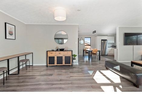 Photo of property in 43 Mercury Way, Whitby, Porirua, 5024