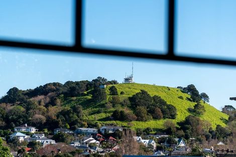 Photo of property in 31 Jubilee Avenue, Devonport, Auckland, 0624