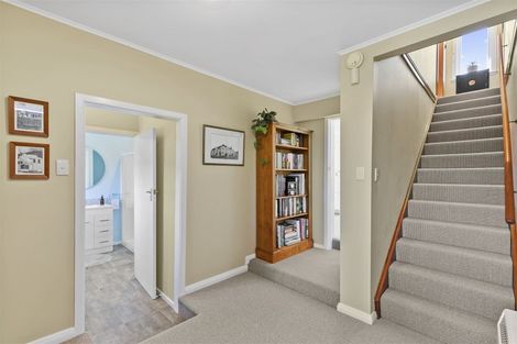 Photo of property in 9 Shortland Street, Khandallah, Wellington, 6035