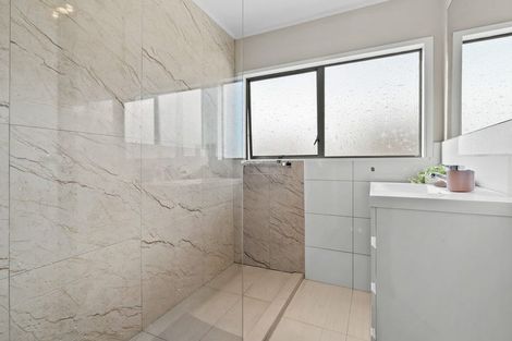 Photo of property in 97 Hyperion Drive, Randwick Park, Auckland, 2105