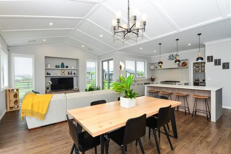 Photo of property in 33 Mike Smith Drive, Cambridge, 3434