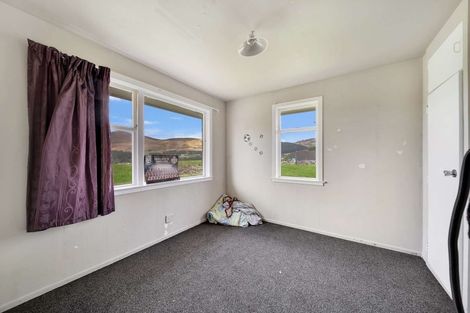 Photo of property in 3 George Street, Clinton, 9534