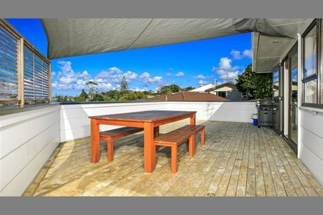 Photo of property in 33 Sequoia Place, Sunnynook, Auckland, 0620
