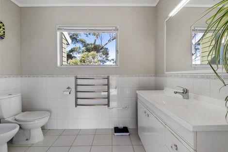 Photo of property in 1/31 Taroka Close, Pinehill, Auckland, 0632