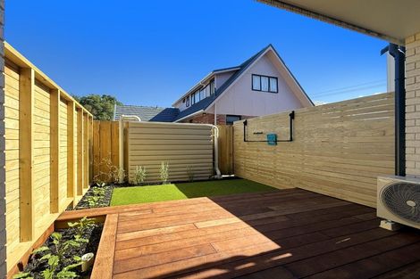 Photo of property in 2/51 Yeovil Road, Te Atatu Peninsula, Auckland, 0610