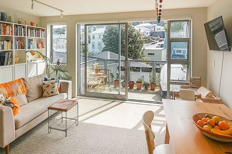 Photo of property in Masina Apartments, 303/80u Riddiford Street, Newtown, Wellington, 6021