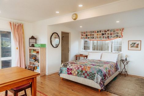 Photo of property in 22 Melandra Road, Stanmore Bay, Whangaparaoa, 0932