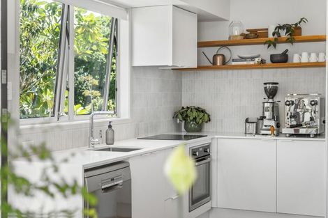 Photo of property in 1/33 Exmouth Road, Northcote, Auckland, 0627