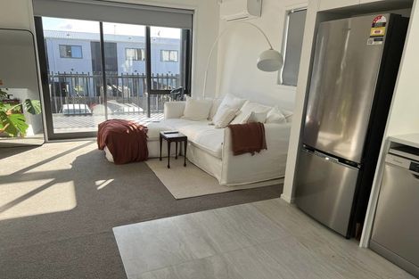 Photo of property in 3/1 Scott Road, Hobsonville, Auckland, 0616