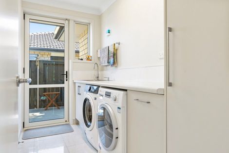Photo of property in 143 Oriental Parade, Papamoa Beach, Papamoa, 3118