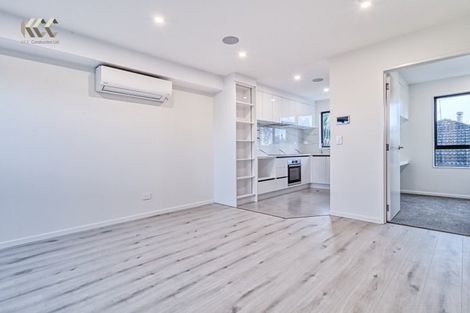 Photo of property in 3/14 Kerswill Place, Pakuranga, Auckland, 2010