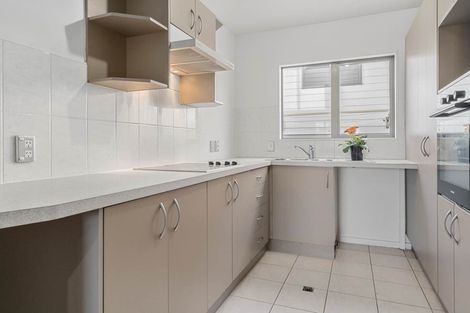 Photo of property in 26/3 Hulme Place, Henderson, Auckland, 0612