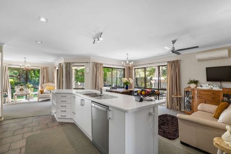 Photo of property in 12 Rangiwhea Road, Waiuku, 2123