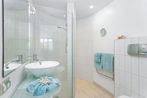 Photo of property in 88 Grovenor Drive, Orewa, 0931