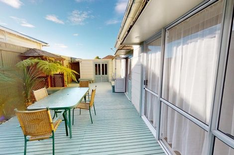 Photo of property in 16 Pirie Street, Palmerston North, 4410