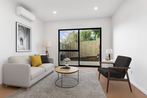 Photo of property in 1/1 Roseberry Avenue, Birkenhead, Auckland, 0626