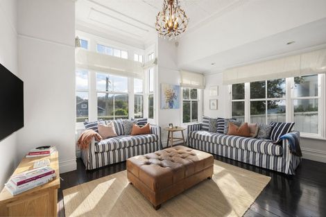 Photo of property in 18 Farm Road, Northland, Wellington, 6012