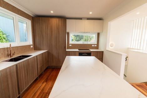 Photo of property in 71 Seatoun Heights Road, Seatoun, Wellington, 6022
