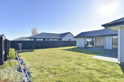Photo of property in 11 Saint James Place, Rangiora, 7400