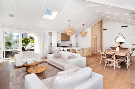 Photo of property in 10 Oceania Sands Way, Papamoa Beach, Papamoa, 3118