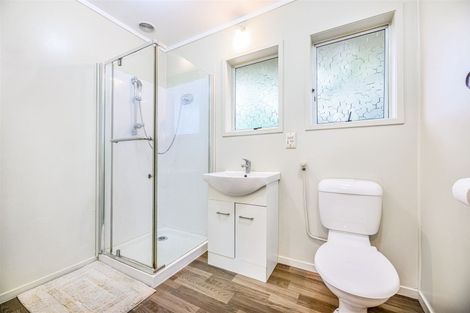 Photo of property in 69 Hepburn Road, Glendene, Auckland, 0602