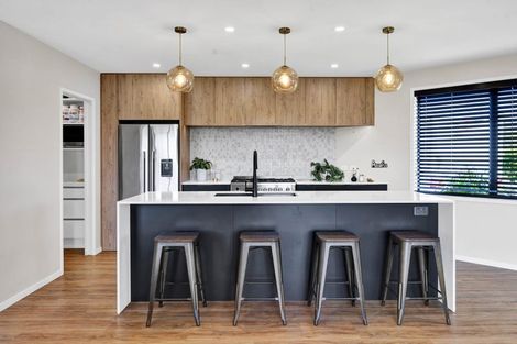 Photo of property in 1 Larlin Drive, Hawera, 4675