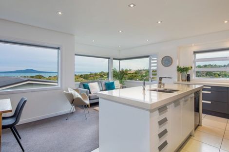 Photo of property in 37a Peter Terrace, Castor Bay, Auckland, 0620
