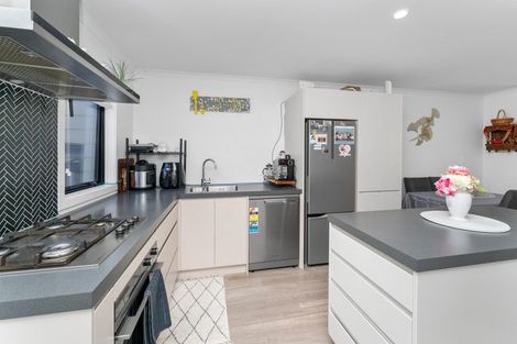 Photo of property in 19/9u Surrey Street, Tawa, Wellington, 5028
