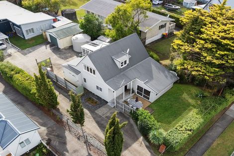 Photo of property in 21 Zealandia Road, Manly, Whangaparaoa, 0930