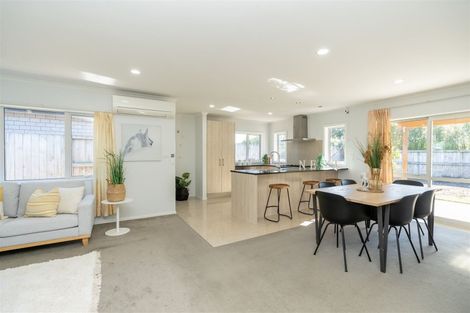 Photo of property in 210 Saint James Drive, Huntington, Hamilton, 3210