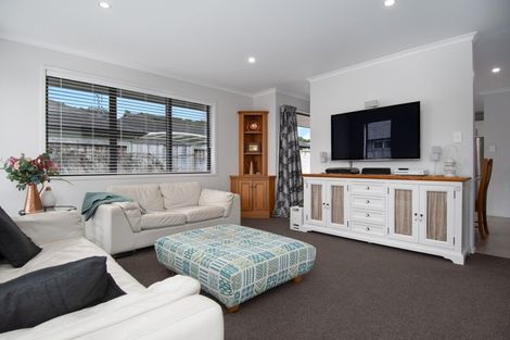 Photo of property in 294 Lakes Boulevard, Pyes Pa, Tauranga, 3112