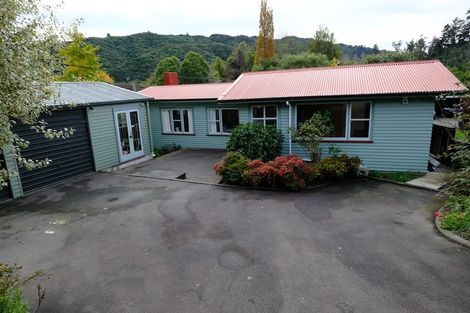 Photo of property in 139 Hine Road, Wainuiomata, Lower Hutt, 5014