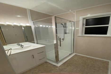 Photo of property in 158f1 Newlands Road, Newlands, Wellington, 6037