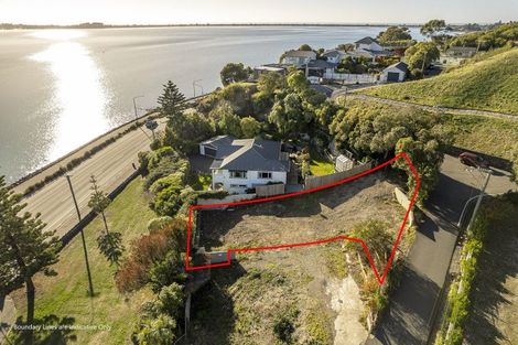 Photo of property in 2/1 The Brae, Mount Pleasant, Christchurch, 8081