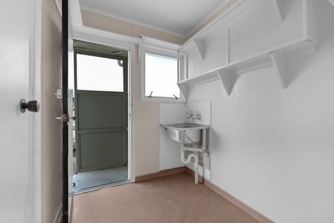 Photo of property in 76 Cambridge Terrace, Papatoetoe, Auckland, 2025