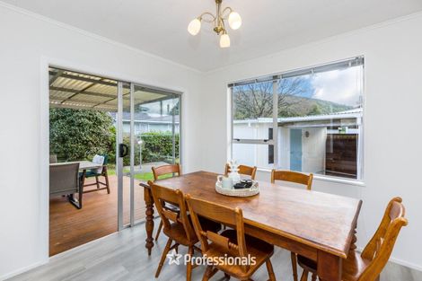 Photo of property in 5 Camden Road, Totara Park, Upper Hutt, 5018