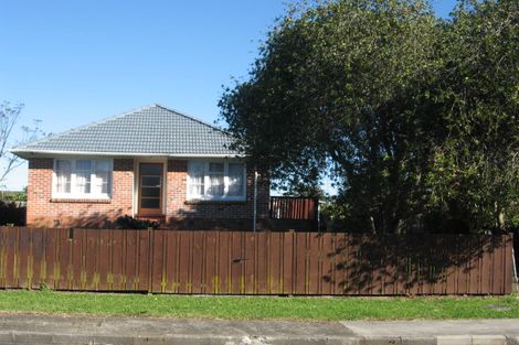 Photo of property in 2 White Road, Manurewa, Auckland, 2102