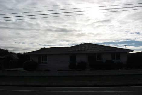 Photo of property in 2/20 Sawyers Arms Road, Northcote, Christchurch, 8052