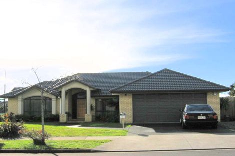 Photo of property in 37 Newinn Crescent, East Tamaki Heights, Auckland, 2016