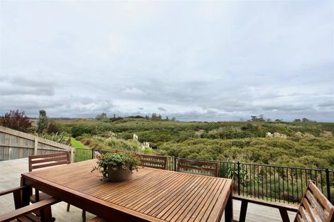 Photo of property in 61 Bayvista Drive, Karaka, Papakura, 2113