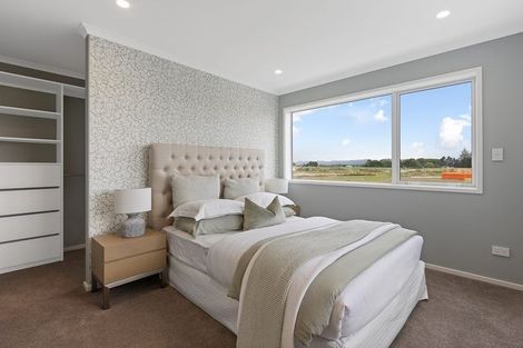 Photo of property in 35 Hayfield Way, Karaka, Papakura, 2113