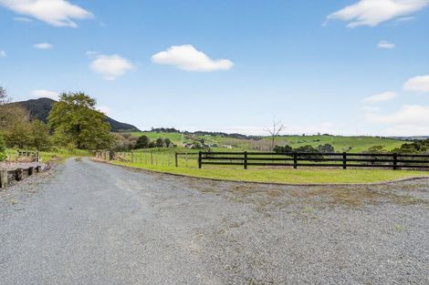 Photo of property in 109 Mountain Road, Maungaturoto, 0587