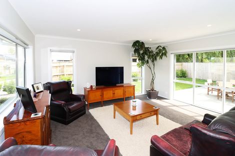 Photo of property in 60 Feist Street, Carterton, 5713