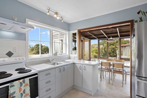 Photo of property in 39 Butterworth Drive, Glendene, Auckland, 0602