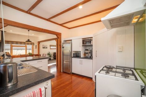 Photo of property in 12 Phoenix Avenue, Hokowhitu, Palmerston North, 4410