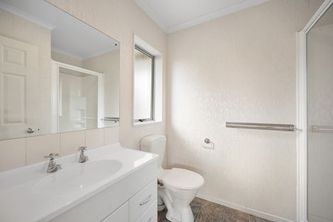 Photo of property in 6 Cabeleigh Drive, Helensville, 0800