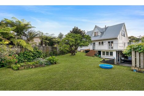 Photo of property in 14a South Lynn Road, Titirangi, Auckland, 0604