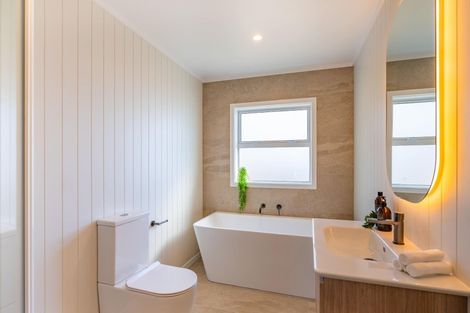 Photo of property in 90 Kotare Street, Waikanae, 5036