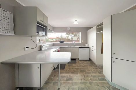 Photo of property in 15 Peppertree Glade, Kelvin Grove, Palmerston North, 4414