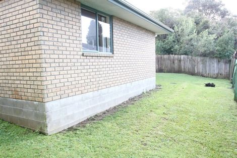 Photo of property in 100a Lincoln Park Avenue, Massey, Auckland, 0614